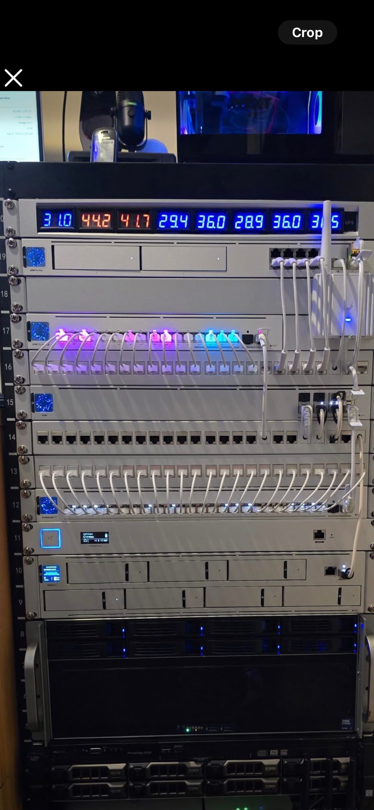 COM3000 headend rack with active channel distribution modules